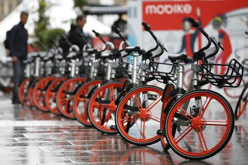 6月29日，來(lái)自中國(guó)的摩拜單車在英國(guó)第二大城市曼徹斯特亮相。新華社發(fā)