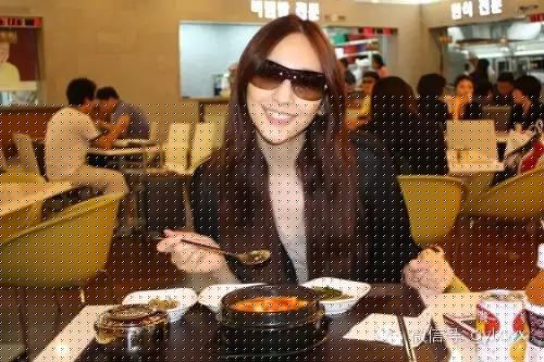 明星旅行糗事一籮筐 總有一個(gè)萌到你！