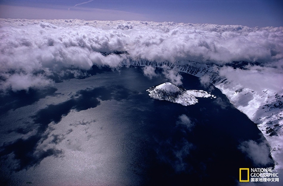 火山口湖國家公園，俄勒岡州攝影：Sam Abell，國家地理創(chuàng)意版