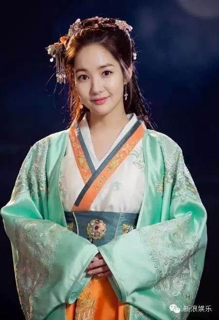 允兒招架不住古裝？韓國女星古裝LOOK一覽 誰贏了？