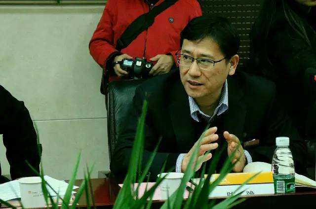 互動結束后華潤燃氣的陳豫總也對各位達人們提出的問題一一作出解答，可是讓大家伙兒們相當滿意呢！