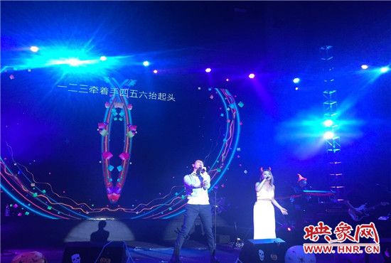 丁當(dāng)現(xiàn)場(chǎng)分享了她的代表曲目，《猜不透》全場(chǎng)大合唱，歌手嚴(yán)爵充分展現(xiàn)創(chuàng)作型歌手的特點(diǎn)。