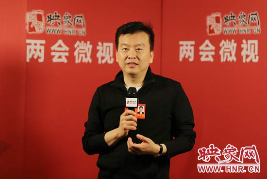 全國(guó)人大代表張澤群接受映象網(wǎng)“兩會(huì)微視”訪談。