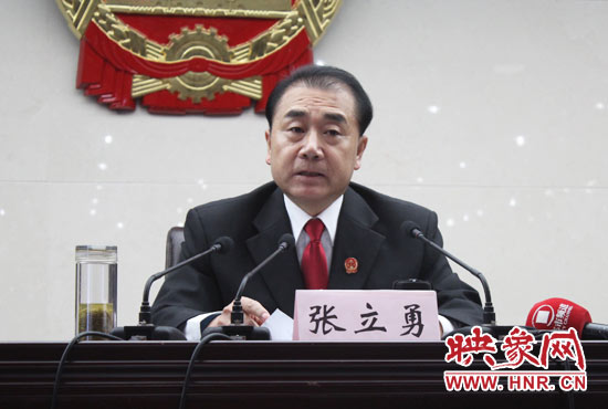 省高院院長張立勇說，全省法院一定要堅定為農(nóng)民工討薪的立場不動搖
