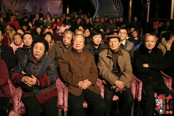 著名豫劇表演藝術(shù)家、小生之帝王素君  著名豫劇表演藝術(shù)家、唐派傳人賈廷聚、楊志禮