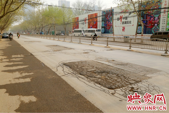 南陽(yáng)路因?yàn)榈罔F將要施工而暫緩大修。