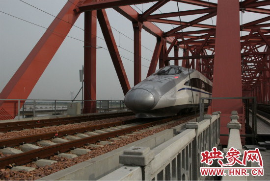 此趟列車為執(zhí)行鄭焦鐵路運行試驗任務的DJ55108次動檢車。