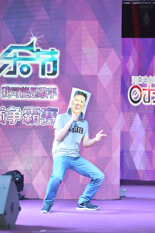 不過(guò)隨后的阿強(qiáng)老師現(xiàn)場(chǎng)傳授RAP教程，同樣不遜于老楊呢??！