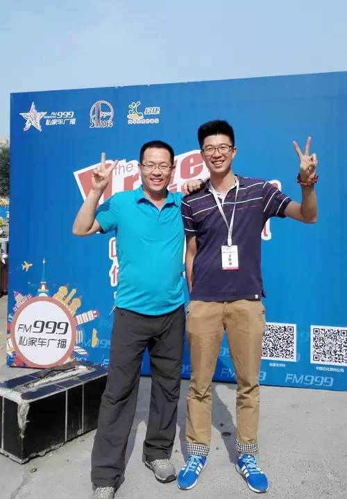 主播鄭強(qiáng)，這兩條大長(zhǎng)腿，恩…適合去學(xué)游泳