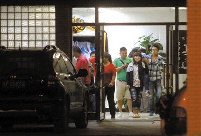 2012年9月17日，廠橋小學(xué)門口，一女子駕車錯(cuò)將油門當(dāng)剎車，撞死一男學(xué)生。
