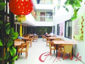 某酒店式養(yǎng)老院的開放餐廳。羅樺琳/圖