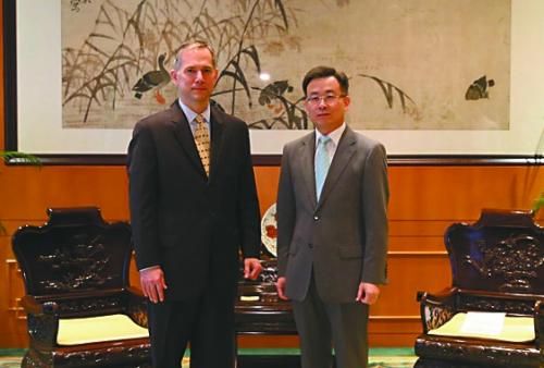 27日,中國外交部駐港特派員宋哲會(huì)見夏千福。