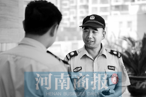 現(xiàn)在的劉阿春，在鄭州一家酒店當保安經理