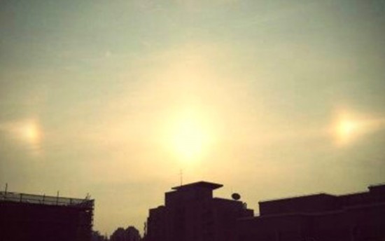 上?，F(xiàn)“3個(gè)太陽(yáng)”