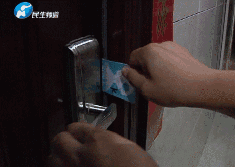 驚！一張卡片秒開防盜門 你家的門還安全嗎？
