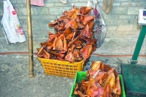 警方現(xiàn)場查獲的Y臘肉。