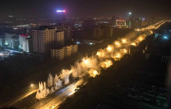 沌陽(yáng)高架爆破瞬間。