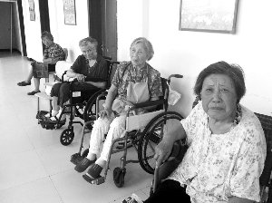 13個老人中，年齡最大的已經(jīng)99歲