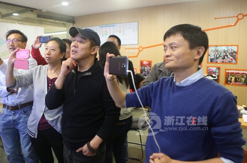 李連杰現(xiàn)身阿里巴巴，助陣雙十一。