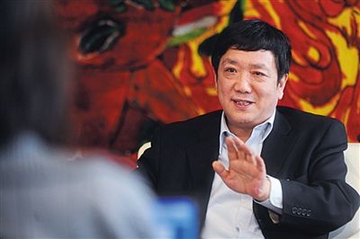 　政協(xié)委員、中國電力投資集團總經理陸啟洲稱，7800元是其每月基本工資。資料圖片/新京報記者 楊杰
