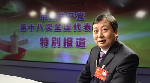 十八大代表，江蘇省江陰市華西村黨委書記、華西集團董事長吳協(xié)恩