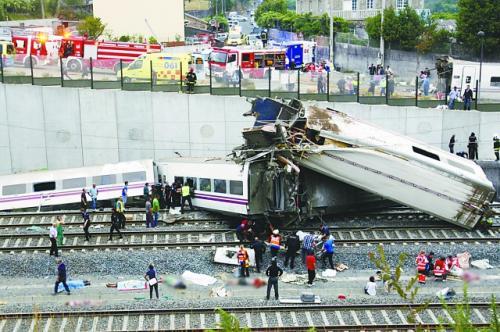 當(dāng)?shù)貢r間24日晚，西班牙一列火車在圣地亞哥-德孔波斯特拉附近脫軌，造成至少78人死亡、上百人受傷。