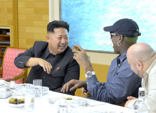 近日，朝鮮最高領(lǐng)導(dǎo)人金正恩已在平壤再次會見并宴請了正在朝鮮訪問的前美國全國籃球協(xié)會(NBA)球星羅德