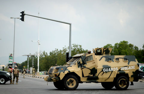 近日，尼軍警加強(qiáng)了對(duì)首都區(qū)的安保。 李涼 攝