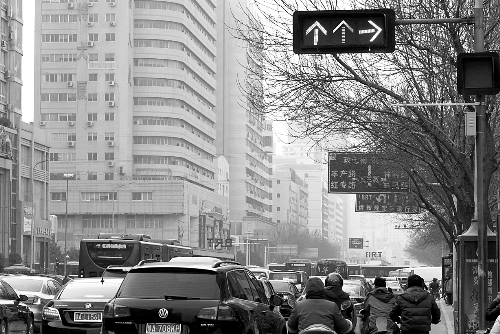 新交規(guī)“黃恐”引發(fā)擁堵？ 這個(gè)真的有！