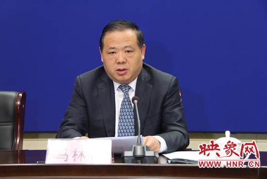 安陽(yáng)市委副書(shū)記、市長(zhǎng)馬林青介紹了第五屆安陽(yáng)航空運(yùn)動(dòng)文化旅游節(jié)的總體情況