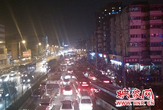 8月7日晚21點(diǎn)5分，道路終于恢復(fù)通行