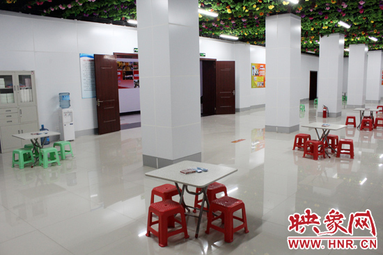 為了給市民納涼避暑創(chuàng)造舒適的環(huán)境，今年鄭州市人防辦加大了投入，對納涼點(diǎn)進(jìn)行了升級改造