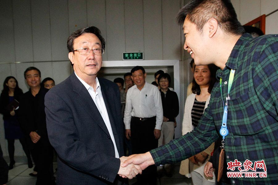 河南省委書記、省人大常委會(huì)主任郭庚茂視察河南人民廣播電臺(tái) 映象網(wǎng)記者邵恰 段晉哲/攝