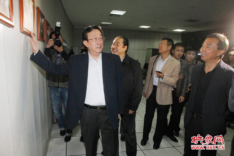 河南省委書記、省人大常委會(huì)主任郭庚茂視察河南人民廣播電臺(tái) 映象網(wǎng)記者邵恰 段晉哲/攝