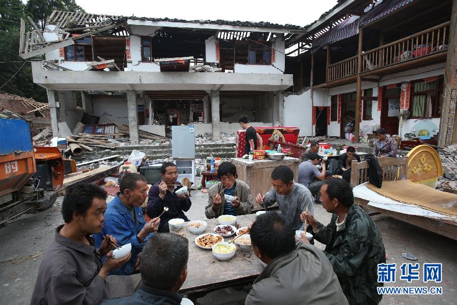 直擊震區(qū)：生活，依然在繼續(xù)