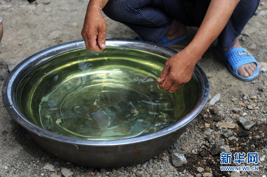 地下水成“綠茶”　污染二十多年該誰治？