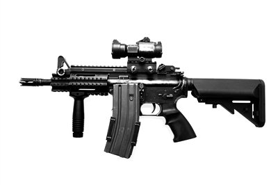 M16步槍?zhuān)珮岄L(zhǎng)：986mm，空槍重：3.26公斤，戰(zhàn)斗全重：4公斤，最大有效射程：800米