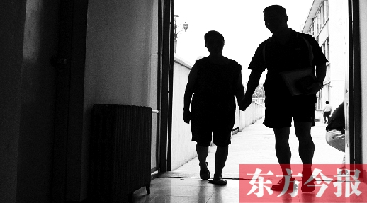 生活節(jié)奏加快，再加上工作壓力大，現(xiàn)在年輕人很容易忽略退休在家、更需要關(guān)心的老人 記者 張曉冬/圖