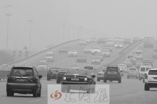 省會鄭州的霧霾中,機動車尾氣平均占24%,嚴重時占60%。