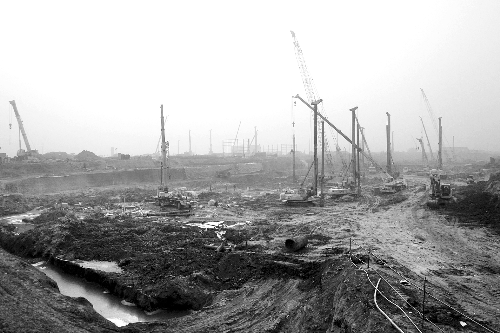 鄭州機(jī)場二期工程已開工建設(shè)。