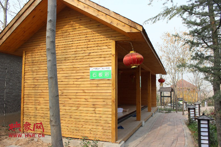 石板浴，躺在上面超級爽