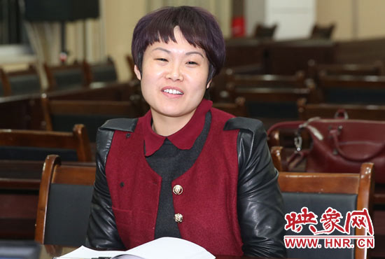 “焦裕祿式好干部”楊艷敏接受采訪。
