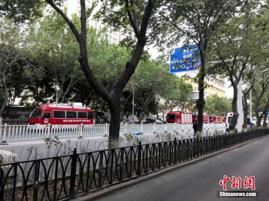 5月22日7時50分許，烏魯木齊市沙依巴克區(qū)公園北街早市發(fā)生一起爆炸案，造成人員傷亡。