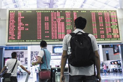26日，杭州蕭山機(jī)場(chǎng)，航班大面積延誤。圖/CFP