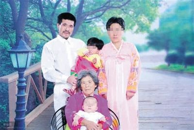 徐純合與家人合影。徐純合微博截圖