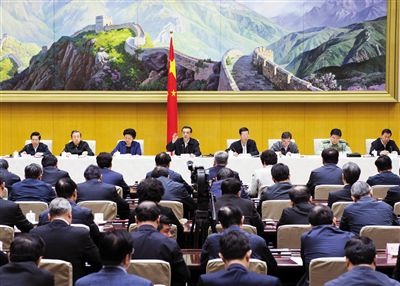 5月12日，國務(wù)院召開推進(jìn)簡政放權(quán)放管結(jié)合職能轉(zhuǎn)變工作電視電話會議，李克強總理發(fā)表講話。新華社記者