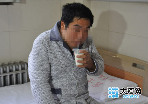 5月7日8時(shí)許，開封H7N9患者馬某在病房吃早餐。