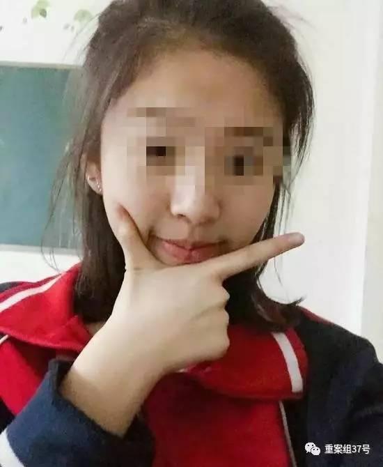 17歲高中男生教室里掐死女同學(xué)，被訴故意殺人和強奸