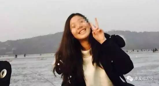17歲高中男生教室里掐死女同學(xué)，被訴故意殺人和強奸