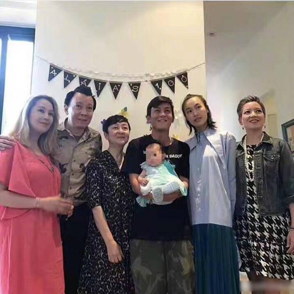 陳冠希女兒首曝光 陳冠希女友是誰(shuí)？秦舒培個(gè)人資料照片家庭背景
